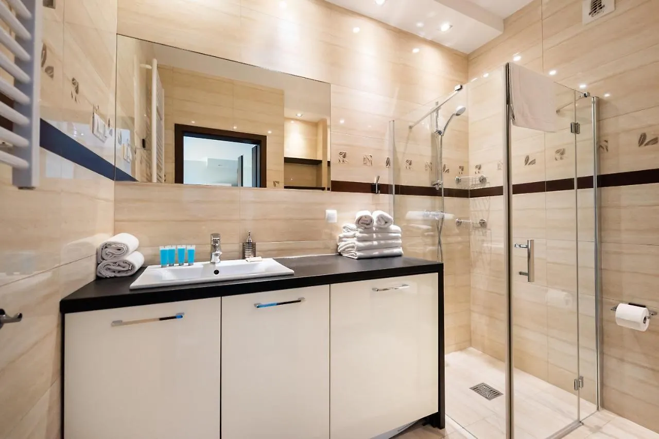 Wola Sokolowska Standard Apartment 바르샤바