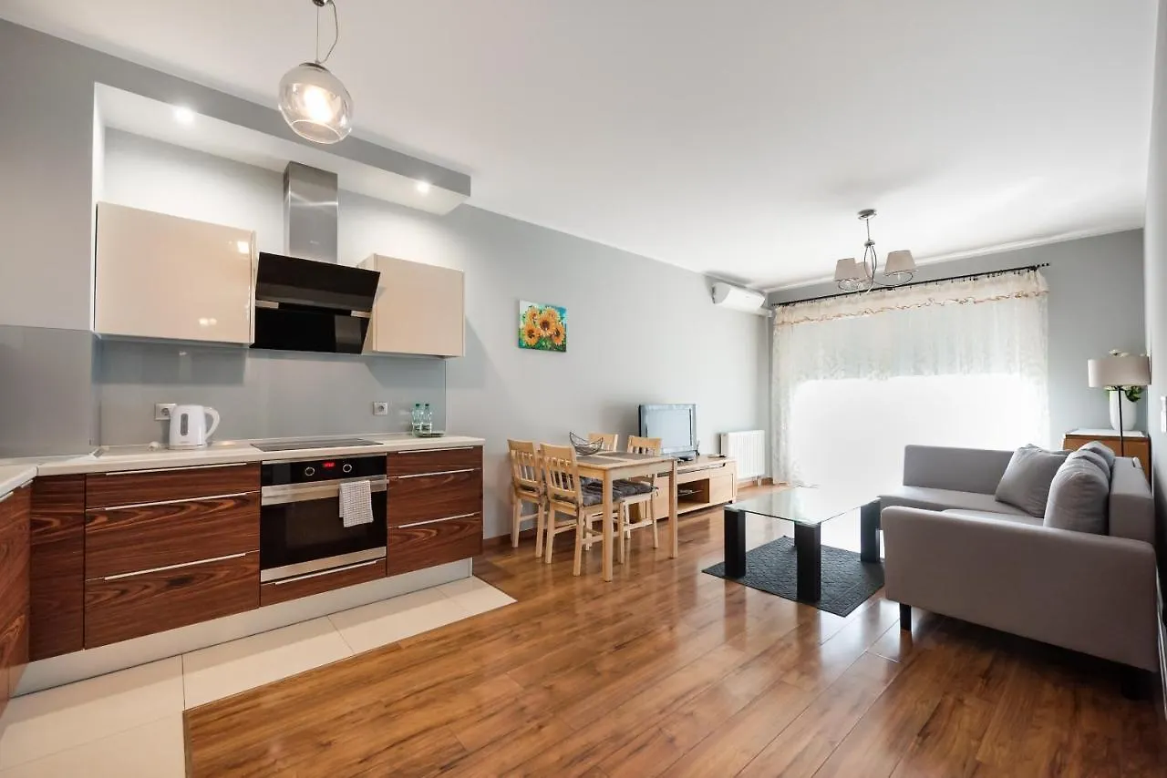Wola Sokolowska Standard Apartment 바르샤바