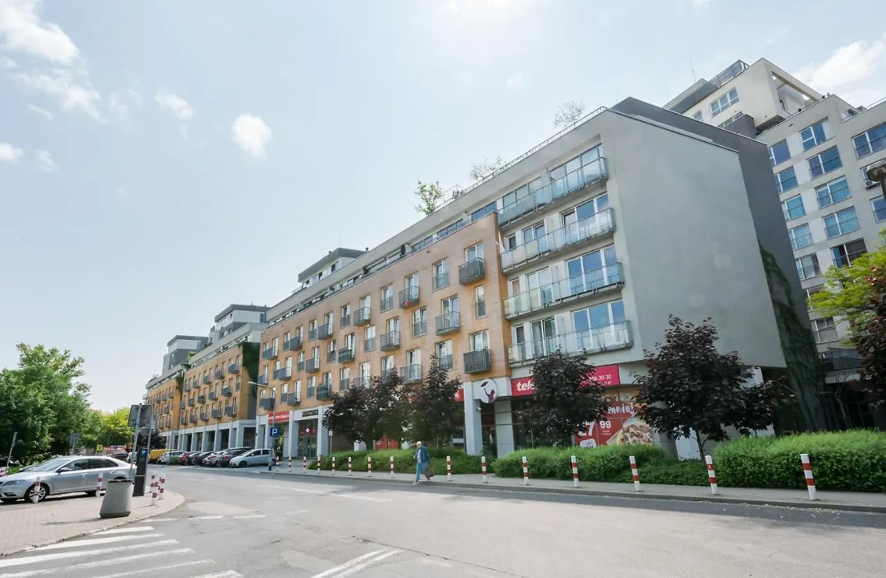 Wola Sokolowska Standard Apartment 바르샤바