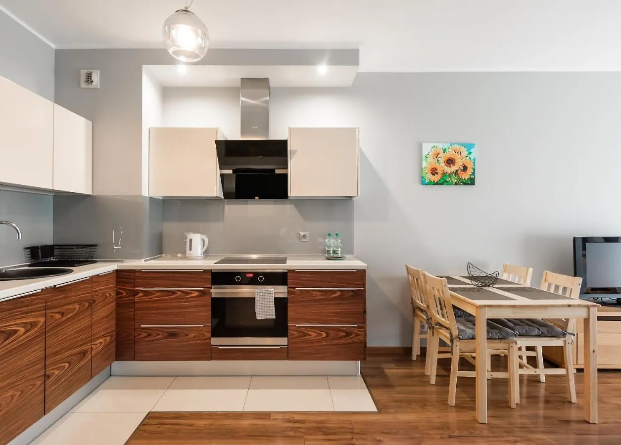 Wola Sokolowska Standard Apartment 바르샤바