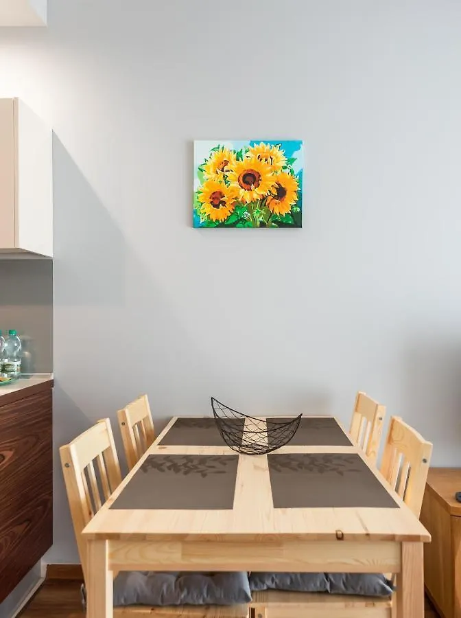 Wola Sokolowska Standard Apartment 바르샤바